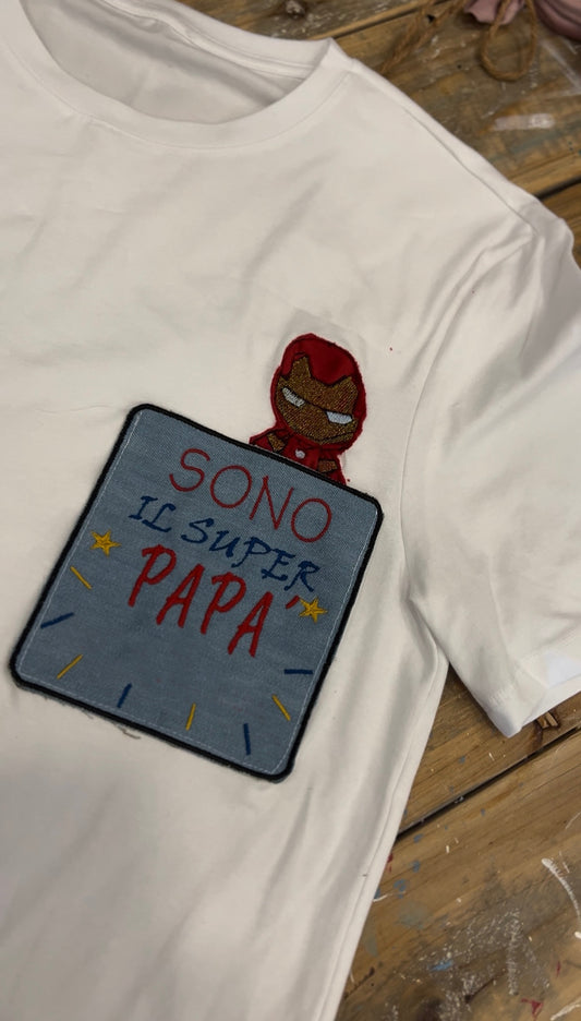 T-shirt ricamata super-papà