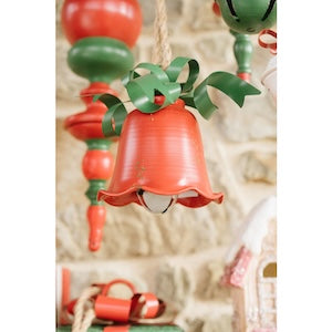 Campana rosso con fiocco