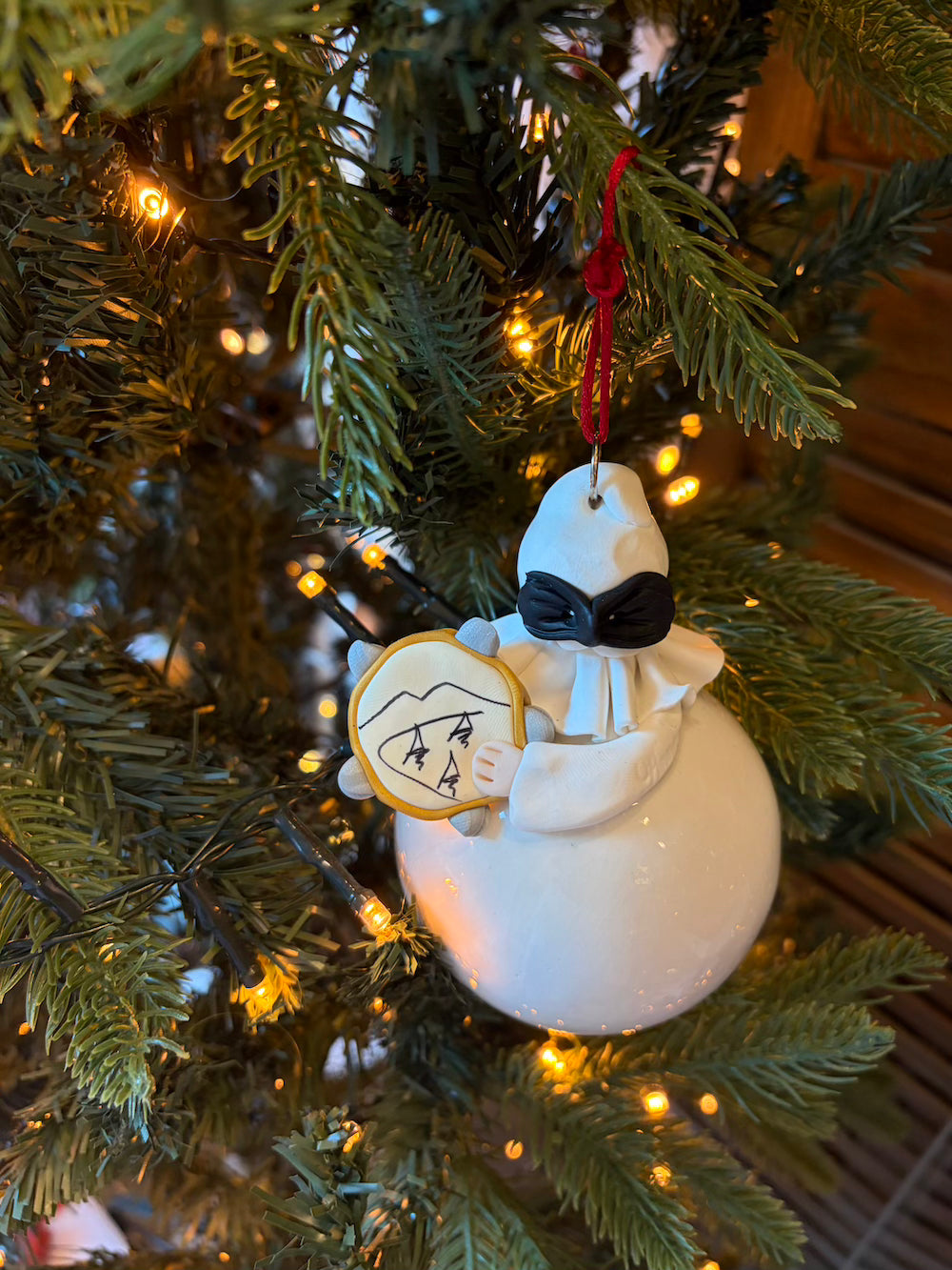 Palla pulcinella con tamburello