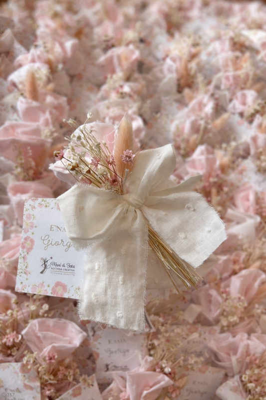 Sacchetto in lino con confetti